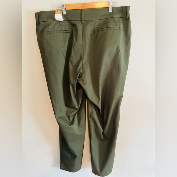 3/$20 Lee NWT Olive Green Mid Rise Straight Pants 20W - Picture 2 of 5